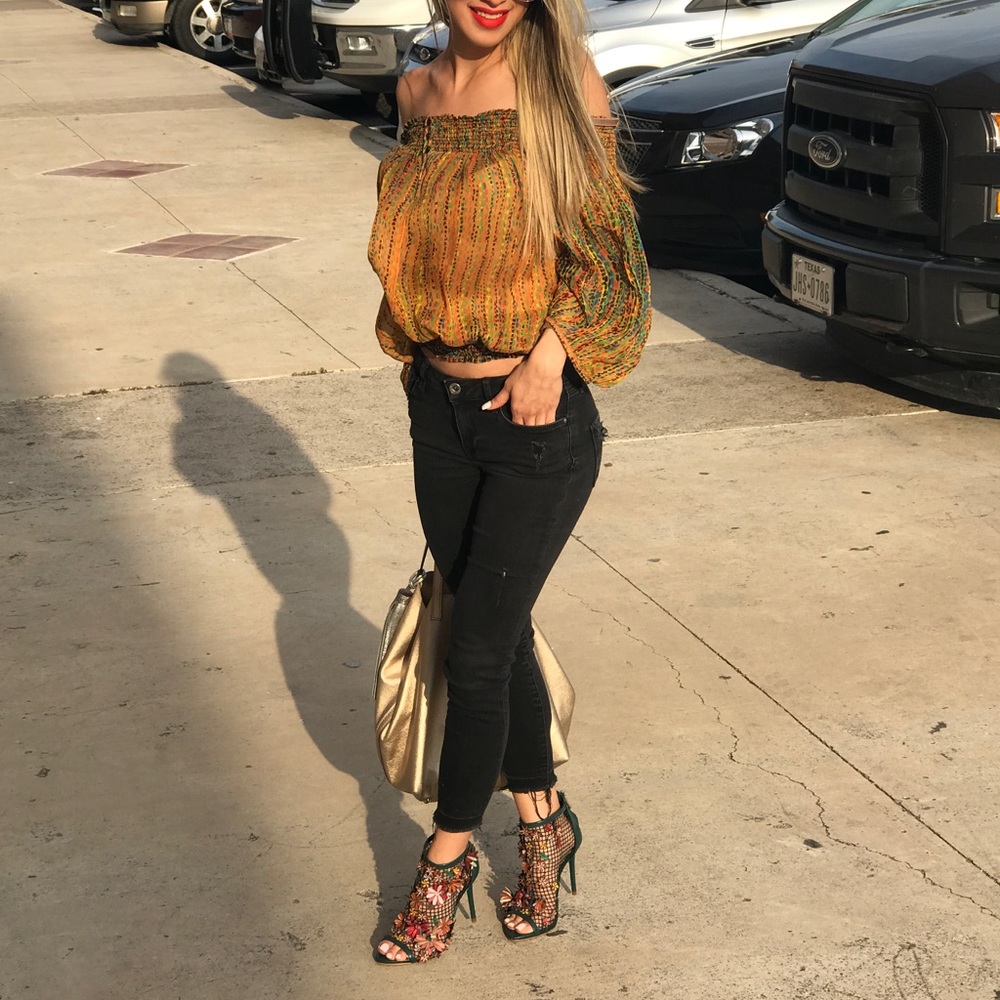 Beautiful Zara Top - Picture 3 of 5
